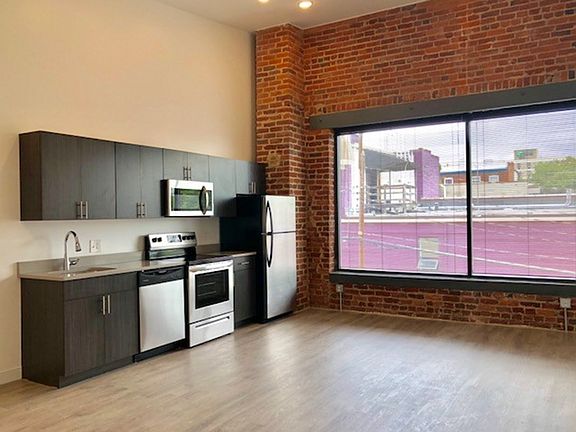 2nd image of 1 W Cary St Unit 3