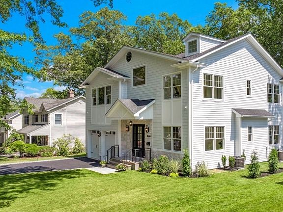 3rd image of 4 Garden Ct