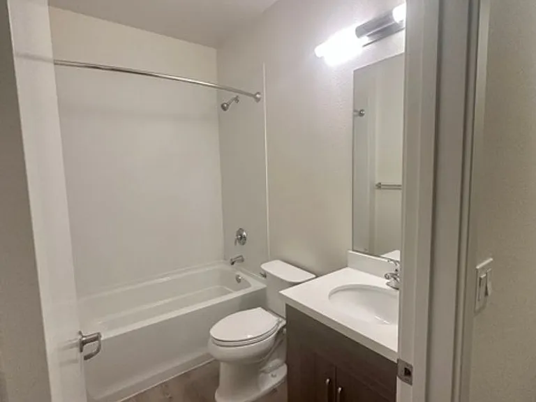 777 Broadway — Photo 15