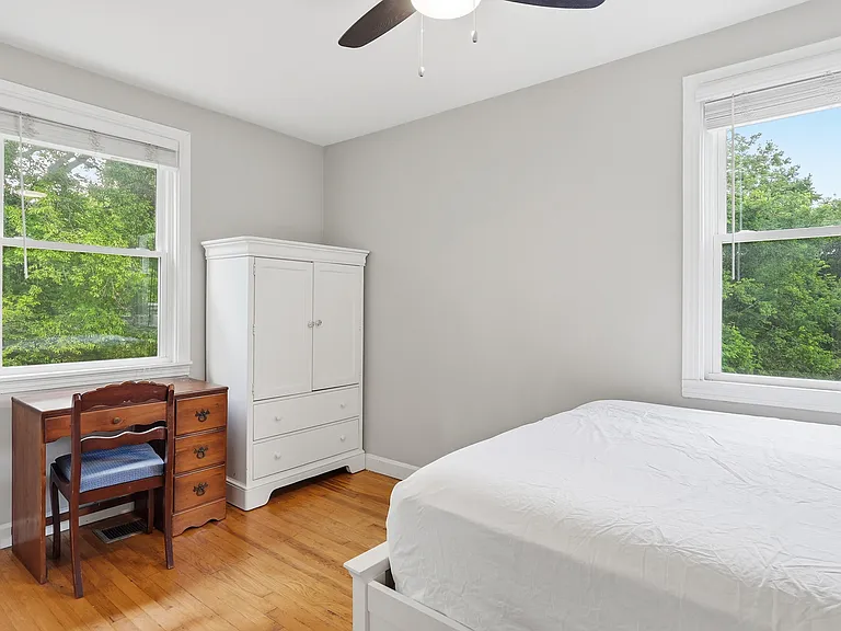 368 Oakview Dr — Photo 16
