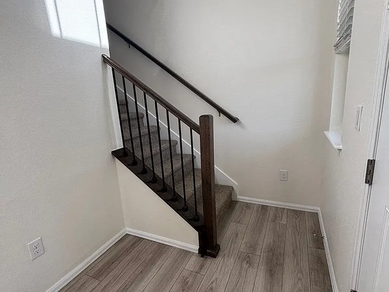 17612 Cherokee St — Photo 2