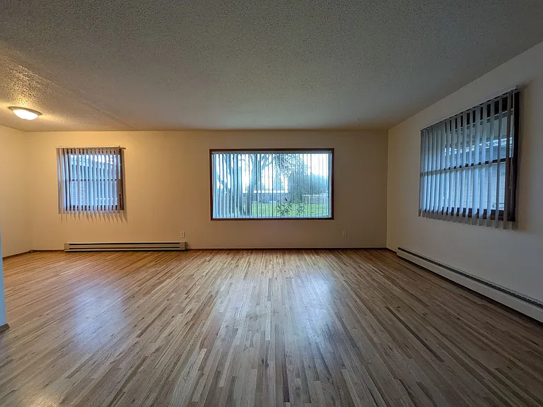 Bel Air Apartments — Photo 12