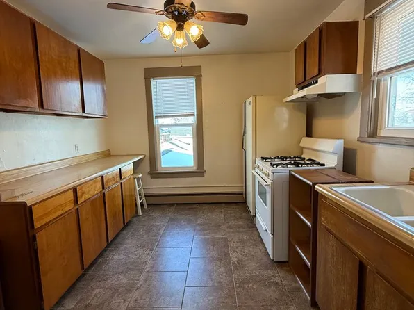 1835 15th Street, 1835 15th St #2, Moline, IL 61265