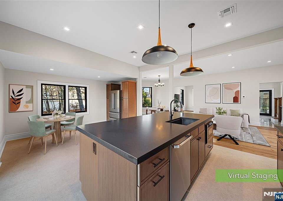 1st image of 475 Morse Ave