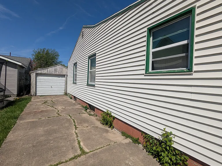 11 N Seymour St — Photo 12