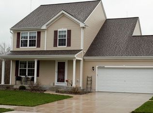 W195N17325 English Oaks Dr, Jackson, WI 53037