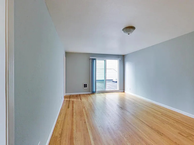 205 Collins St #4 — Photo 25