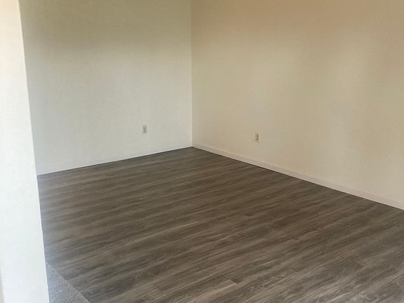 5th image of 1532 Burcham Dr