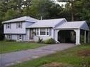31 Seminole Dr, Pepperell, MA 01463