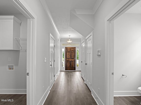 4th image of 676 Ronaldsay Road