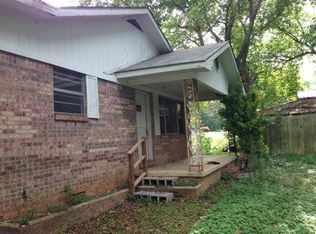 172 Crooked St, Trezevant, TN 38258