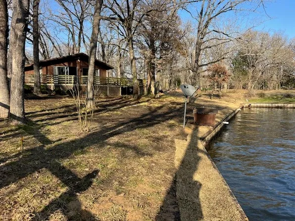 102 Hickory Tree Rd, Mabank, TX 75156