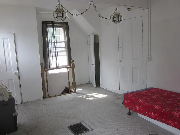809 Jackson St — Photo 5