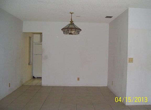 4th image of 1910 Palmland Drive #2B
