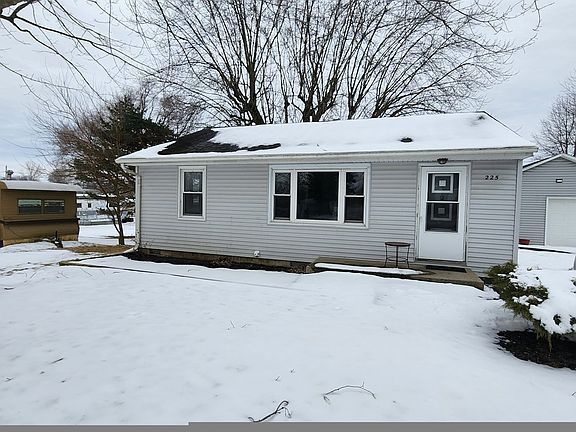2nd image of 225 Penn Ave