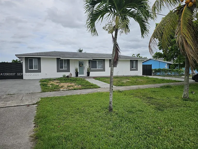 75 SW 18th Ave — Photo 4