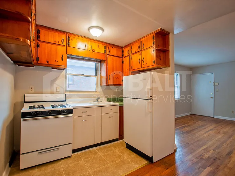 944 Saint Charles Ave NE #9 — Photo 5
