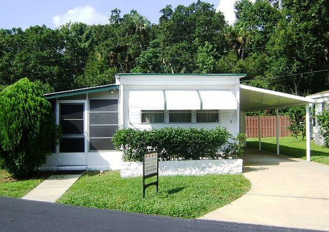 1st image of 820 W Colonial Cir