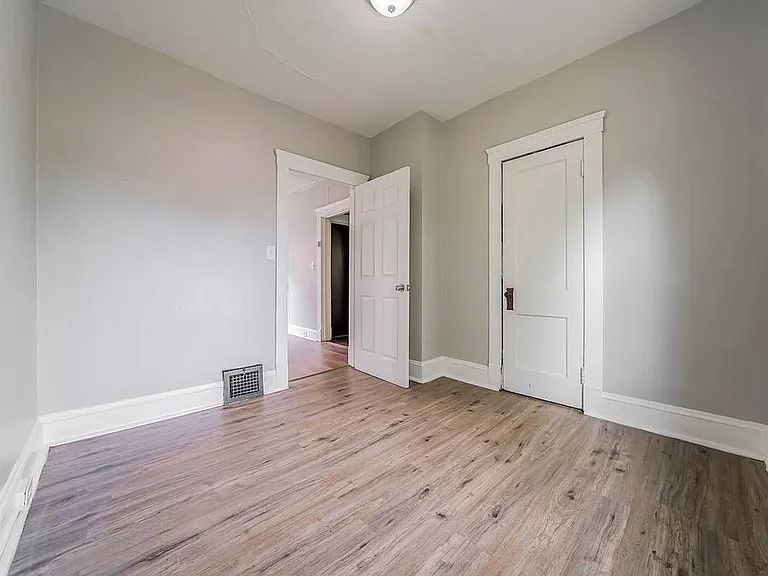 3484 W 58th St — Photo 18
