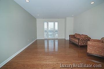 2nd image of 1124 Lake St Unit 705