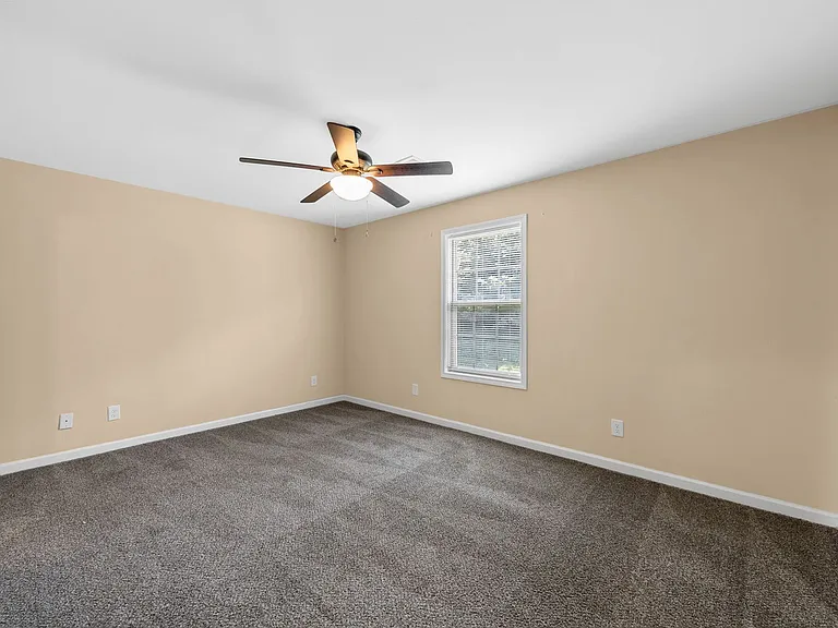 157 Center Pointe Dr — Photo 16