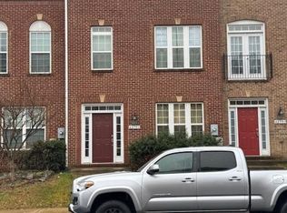 42793 Hay Rd, Ashburn, VA 20147