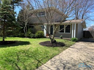 1009 Village Trail Rd, Maumee, OH 43537