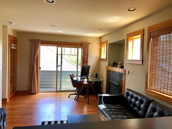 2nd floor - living room