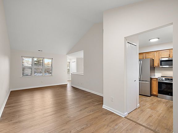 5th image of 1651 Emerson Cir