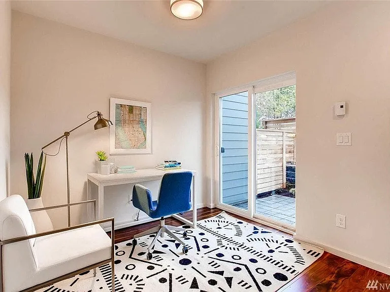 Corner Unit (SE facing)