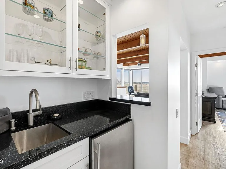 3373 Ocean Dr — Photo 36