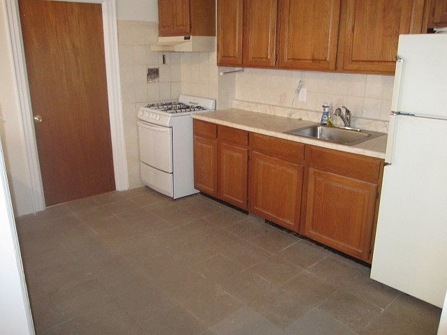 1st image of 2326 33rd St #1