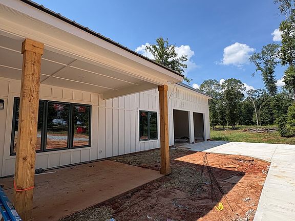 3rd image of 224 Walters Rd