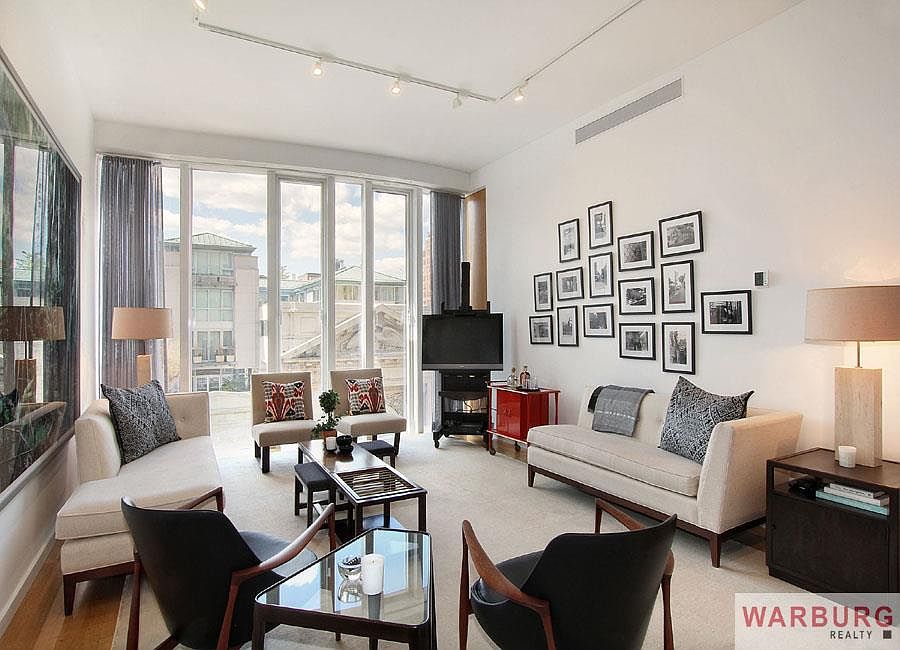 1st image of 122 Greenwich Ave APT 19