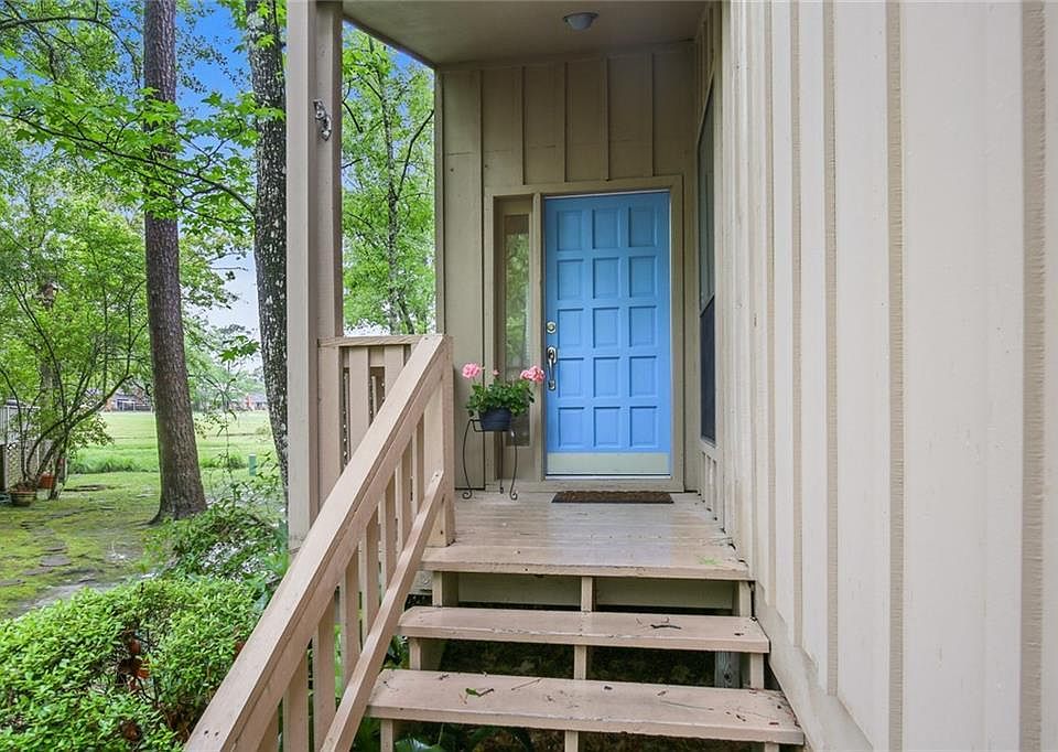 1st image of 106 Catalpa Ln #210