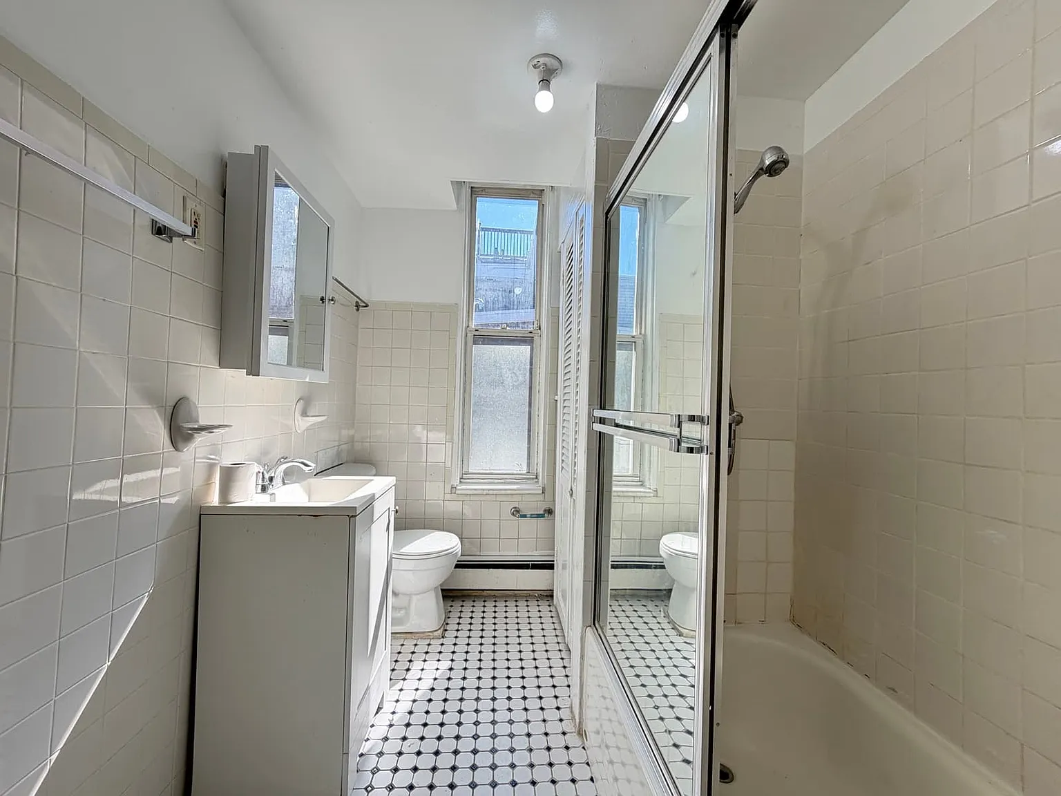 676 Ocean Ave — Photo 4