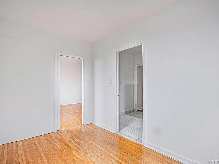14350 Hoover Ave — Photo 7