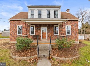 43 Locust Ln, Lebanon, PA 17042