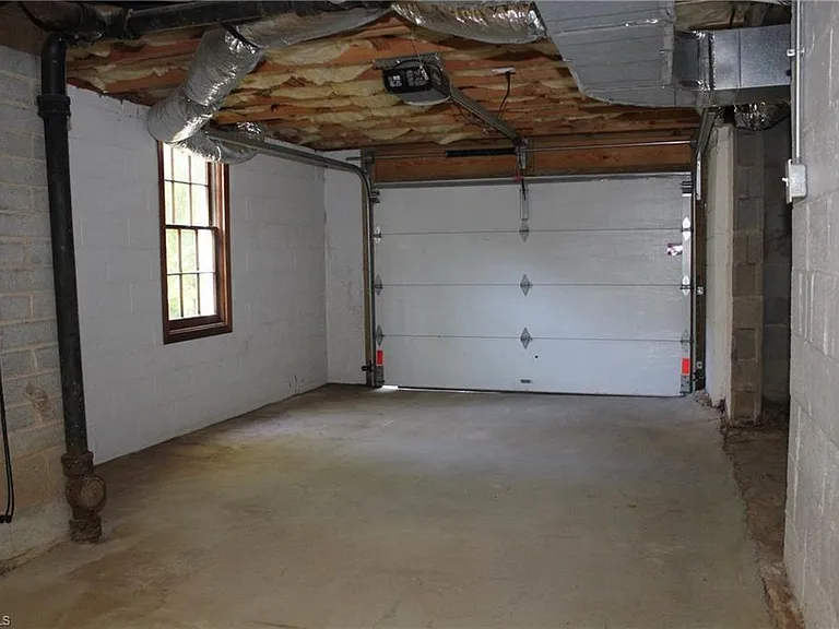 Beeson Rd — Photo 20