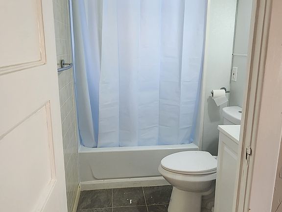 5th image of 469 Ontario St