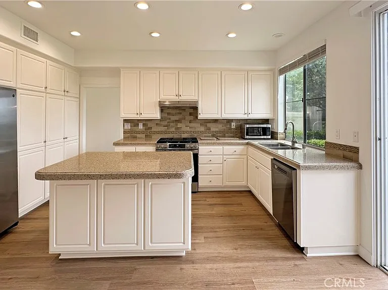 2971 W Bradley Pl — Photo 4