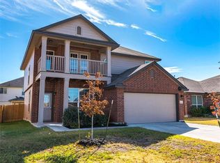 208 Flower Smith Ln, Jarrell, TX 76537