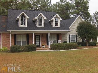 3017 Benton Dr, Macon, GA 31216