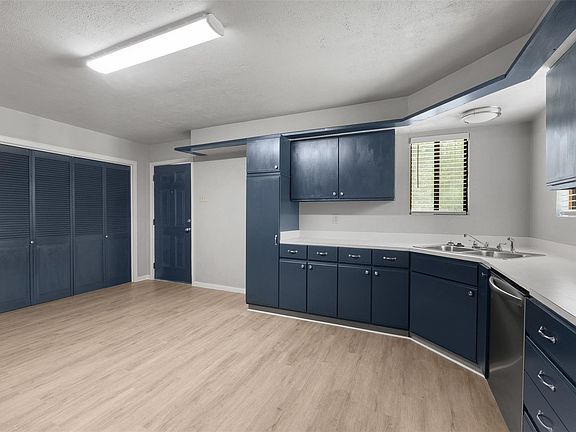 2nd image of 5 Top Flite Ln