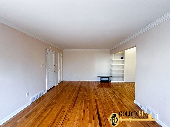 5th image of 25943 Woodward Ave APT 102