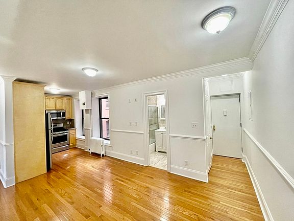 4th image of 433 Dean St #6
