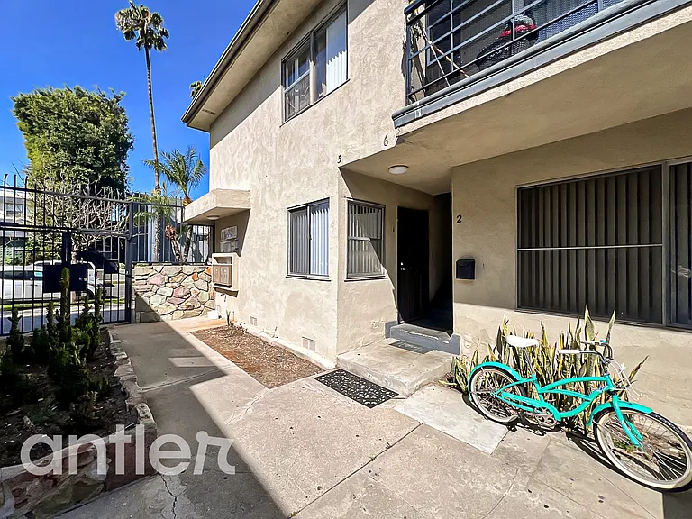 3917 Stevely Ave #B1 — Photo 13