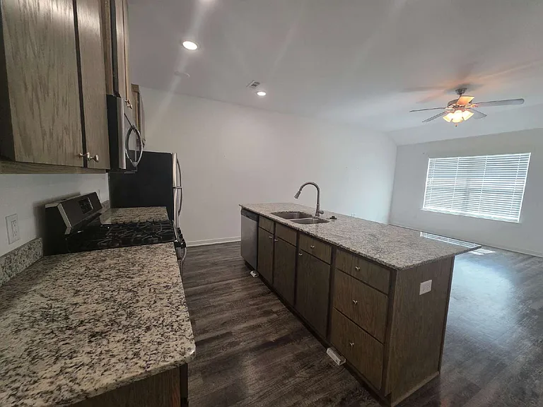 320 Westbrook Ct #1 — Photo 5