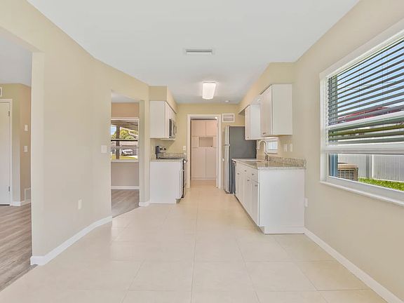 5th image of 6739 Precourt Dr