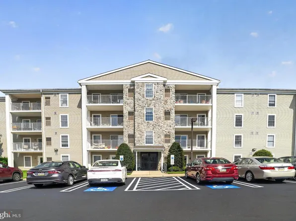 627 Brandon Rd W, Norristown, PA 19403